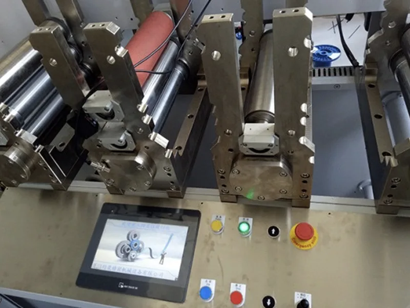 Junssen onthult therapeutische elektrodeproductiemachine voor medische en revalidatietoepassingen