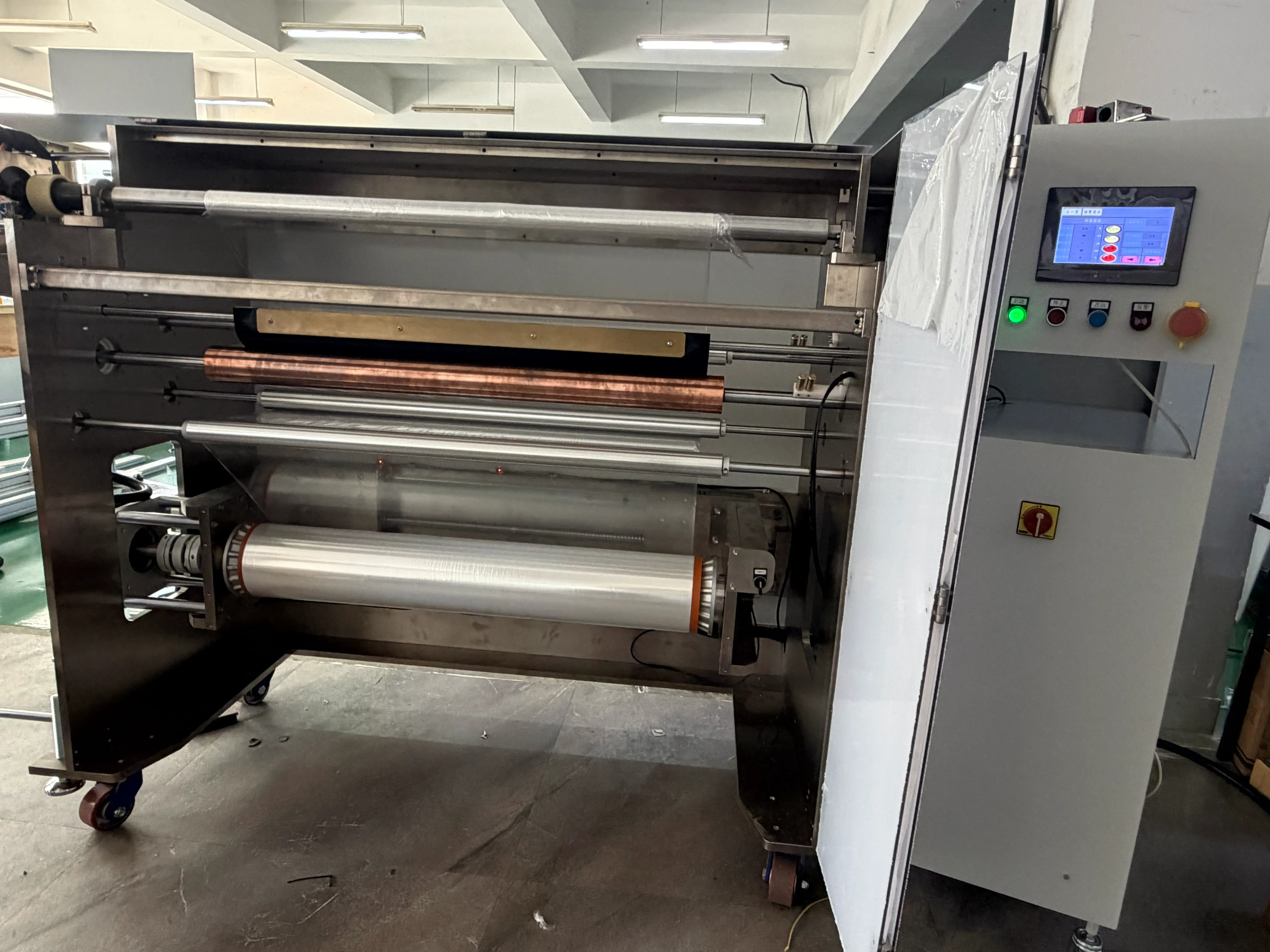 Aangepaste, niet-standaard automatiseringsapparatuur doorstaat de fabrieksacceptatietest
